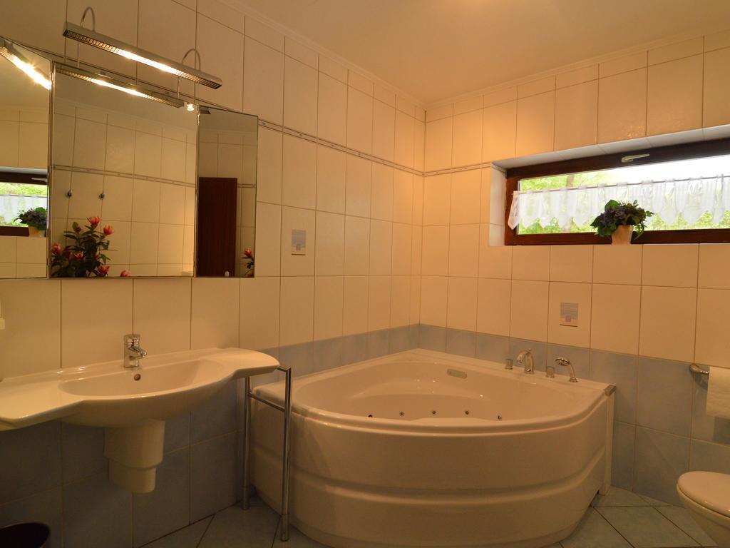 Modish Holiday Home In Waimes With Sauna Kültér fotó